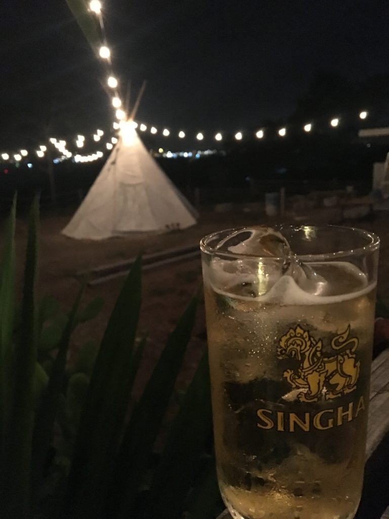 シーチャン島で食事