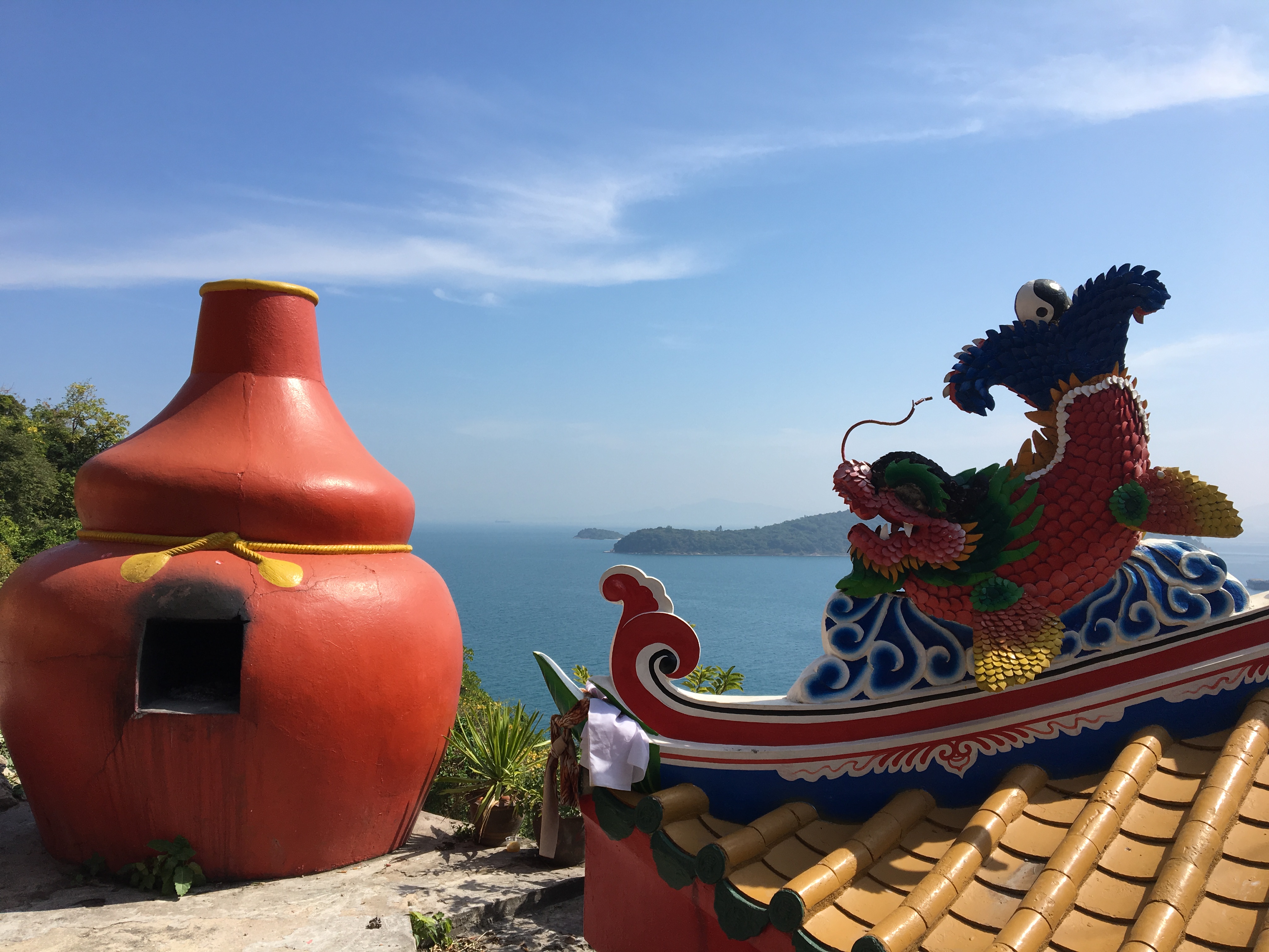 シーチャン島でホテルの探し方は？,シーチャン島の観光スポットどこ？,シーチャン島釣り場の行き方,シーチャン島で食事を紹介