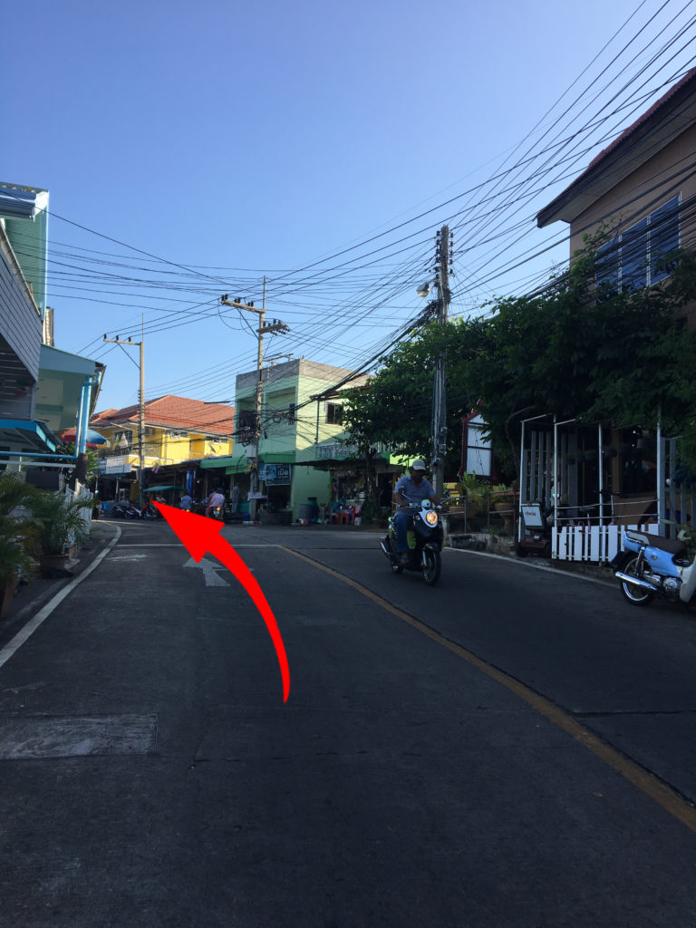 シーチャン島でホテルの探し