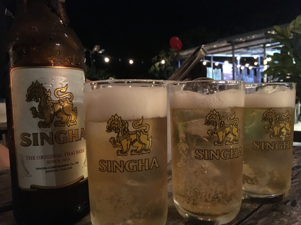 シーチャン島のレストランはどこ？,シーチャン島のおすすめのグルメは？,シーチャン島にカフェってあるの？