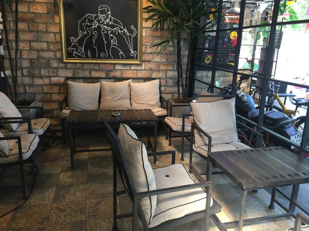 シーチャン島のレストランはどこ？,シーチャン島のおすすめのグルメは？,シーチャン島にカフェってあるの？